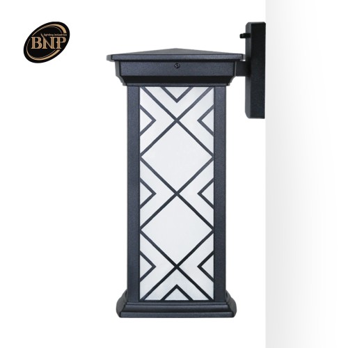 چراغ دیواری درتا بلند طرحدار- کد: bt4808